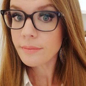 Meet your Posher, Lindi